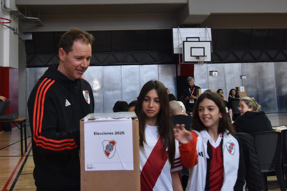 Voto cantado. 🗳️

#DiCarloPresidente