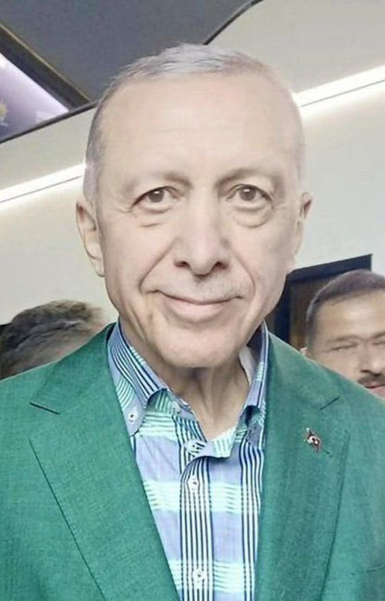 manizm01's tweet image. 8) Erdoğan neden bu kabil tiplere ödül veriyor, proje #TC'nin lağvedilmesi oyunudur. #Emperyalizm'in yıllardır kurguladığı; iç işbirlikçiler, çoğunlukla #Solcular, #Arapcıdinciler, #Osmanlıcılar #Ermeni, #Süryani, #Yezidi, #Kurtmasalcıları çalıp oynuyorlar, Kürtçülükte örtüsü..