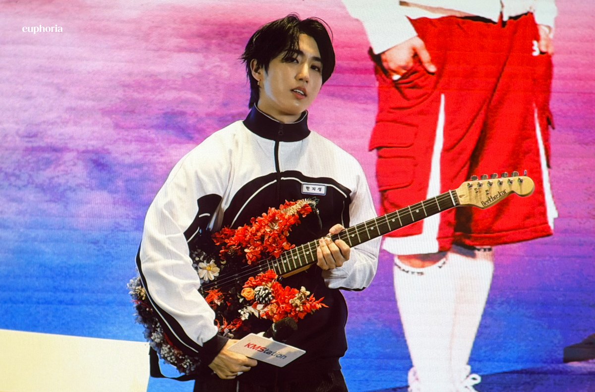 piccc (@pictakeflash) on Twitter photo 