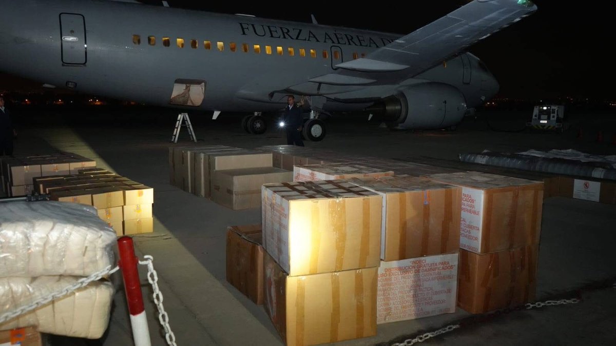 SA_Defensa's tweet image. 📍#Peru / #Jamaica (🇵🇪/🇯🇲)

The @fapperu has dispatched their B737-500 (#: FAP-356) to Jamaica with 6 tons of medical &amp;amp; humanitarian aid for the island.

The flight will also repatriate 36 Peruvian stranded on the island.