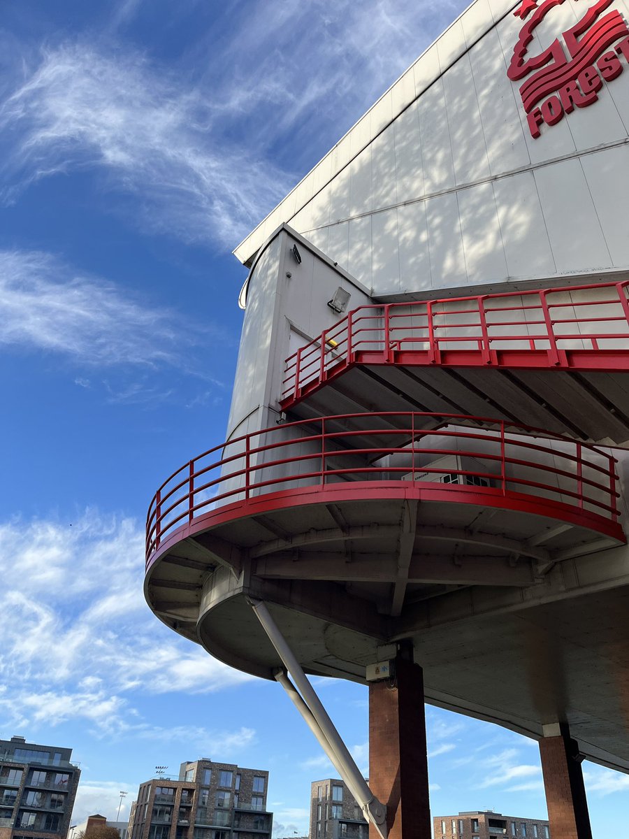 Game no.17: Forest 2-2 Manchester United
The Dog Days Are Over…is what was played at half-time.