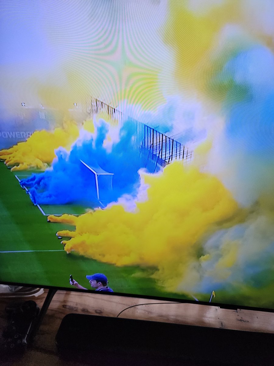 gattiramiro's tweet photo. @RIQUELMEARDO Atlanta consiguió humo que no sea rojo. Atención! https://t.co/43mtYBm6Hg