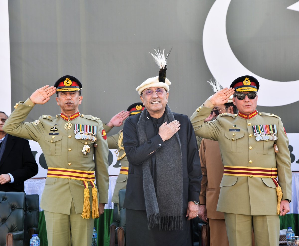 President <a href="/AAliZardari/">AsifAliZardari</a> along with Commander 10 Corps and Force Commander Northern Areas during the ceremony marking the 78th Independence Day of Gilgit-Baltistan.