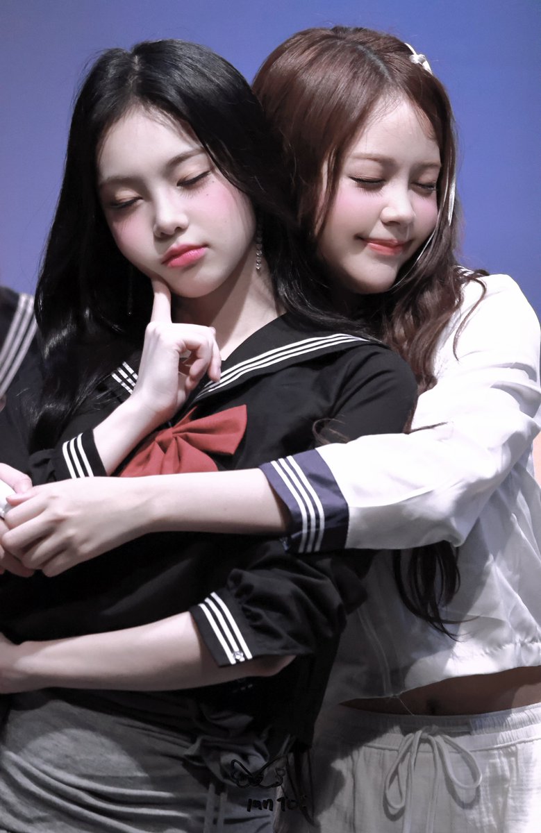 251101

#IAN #이안 
#CARMEN #카르멘
#Hearts2Hearts #하츠투하츠 #H2H