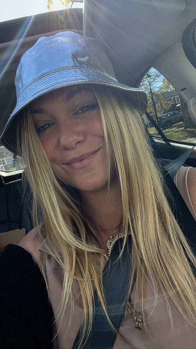 716babe's tweet image. @mpond32 “gollyyyy” 🥰🥰🥰 #spookysaturday 👻🤍