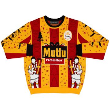 alyserdar's tweet photo. “Perfect #christmasjumper doesn’t exi-“ https://t.co/iIFxT9opTN