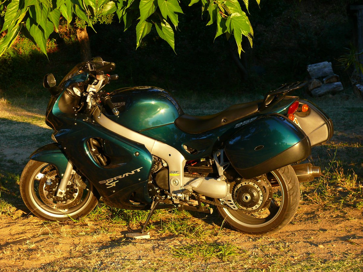 OE_Veit's tweet image. #servicetweet Farbe &amp;amp; Individuum

Das einzige (menschgeschaffene) &apos;Grün&apos; welches in meinem Leben noch Bedeutung bekommt:

British Racing Green