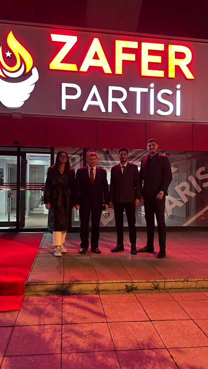 📸 Genel Başkan Başdanışmanı, kıymetli büyüğümüz sn. Erdoğan Erhan (<a href="/eerhan1/">Erdoğan Erhan</a>) ile birlikte Genel Merkez hatırası.