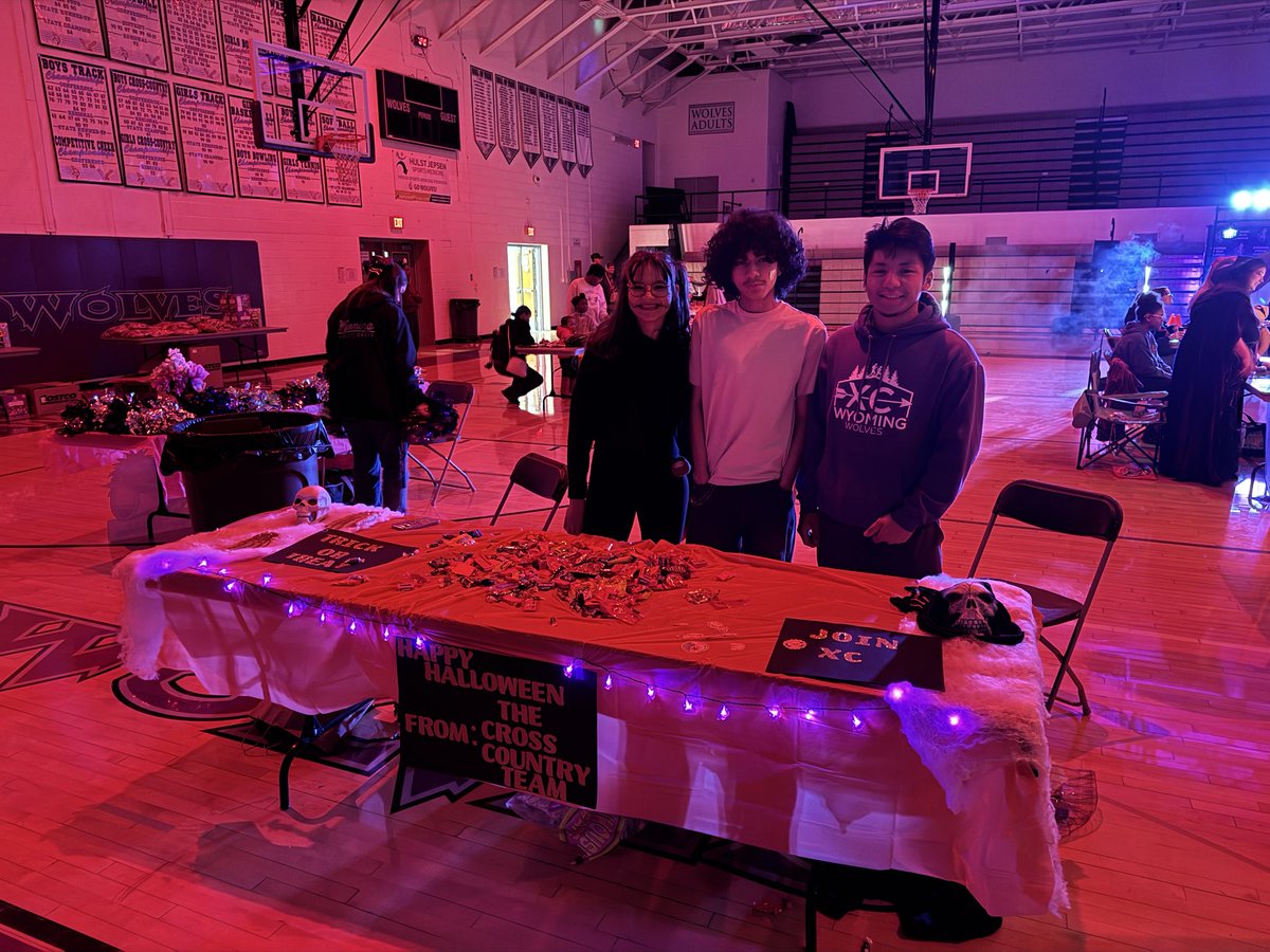 WyomingWolves's tweet image. Trick or Treat at Wyoming High school. Sat.  Nov. 1st. 12-3pm. This is Fantastic Fun!