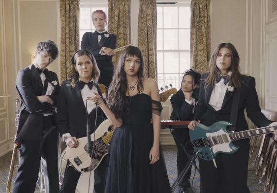 drwlivia's tweet image. i’m never getting over how olivia’s whole band is a bunch of gay ppl 😭😭