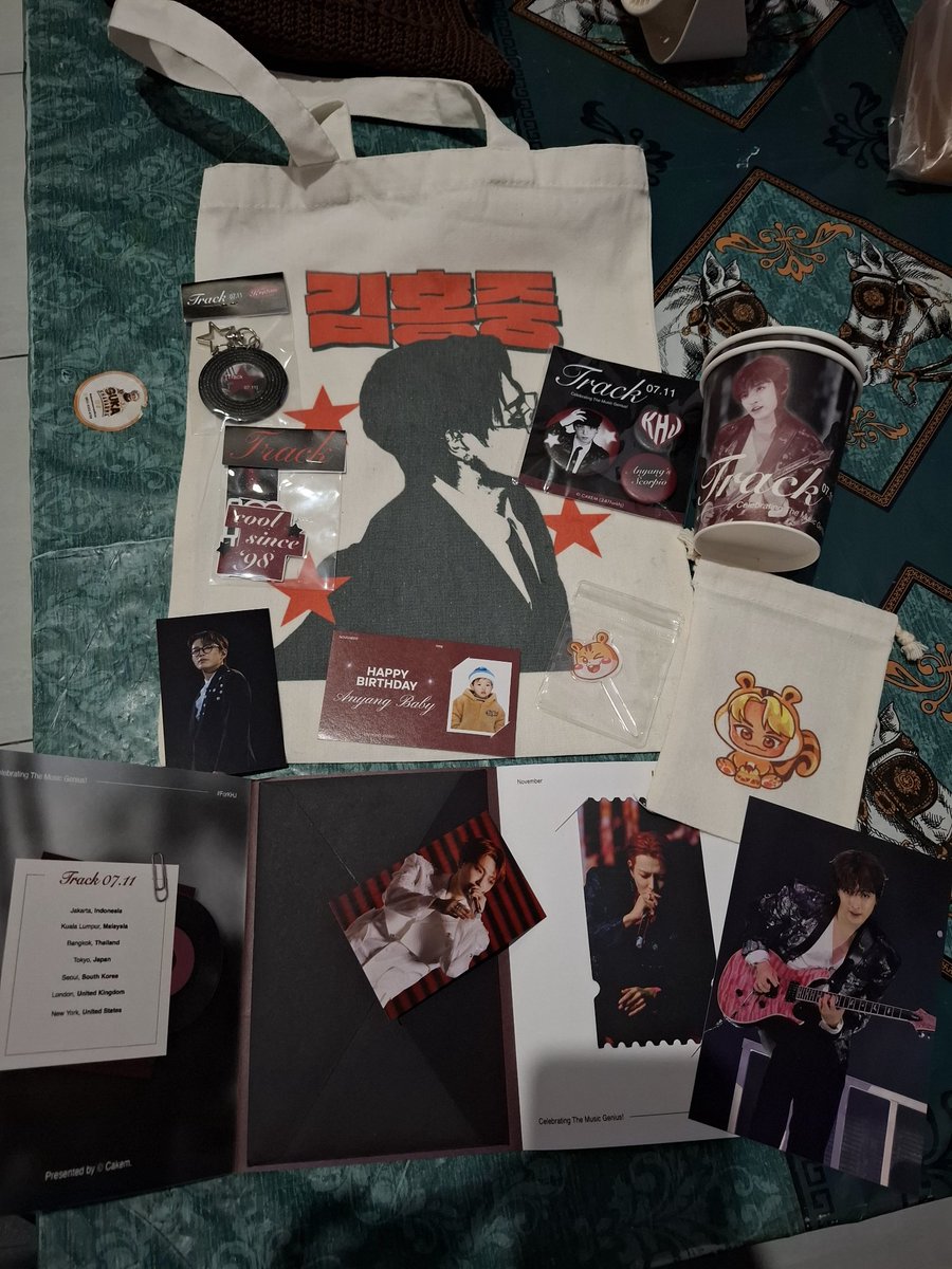 rahm27322's tweet photo. Thank you soooo much for Track0711 Team. That was amazing Hongjoong's cafe event. We really love and enjoy it!!!!

HAPPY HONGJOONG DAY🥳🐿🏵

@khjtrack0711 #Track0711 #ForKHJ_FromJKT #ForKHJ https://t.co/0RjqU7sR2h