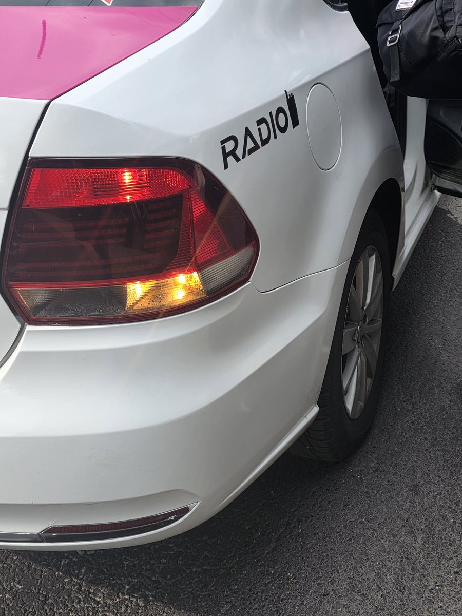 EuryCrown's tweet photo. @OVIALCDMX en eje central hay taxis con el taxímetro muy alterado, abusando de la necesidad de movilidad y las calles cerradas, de Metro Bellas Artes a Manuel González me cobraron $75. Desgraciadamente no traía placa trasera https://t.co/uUfJIq3Ppd