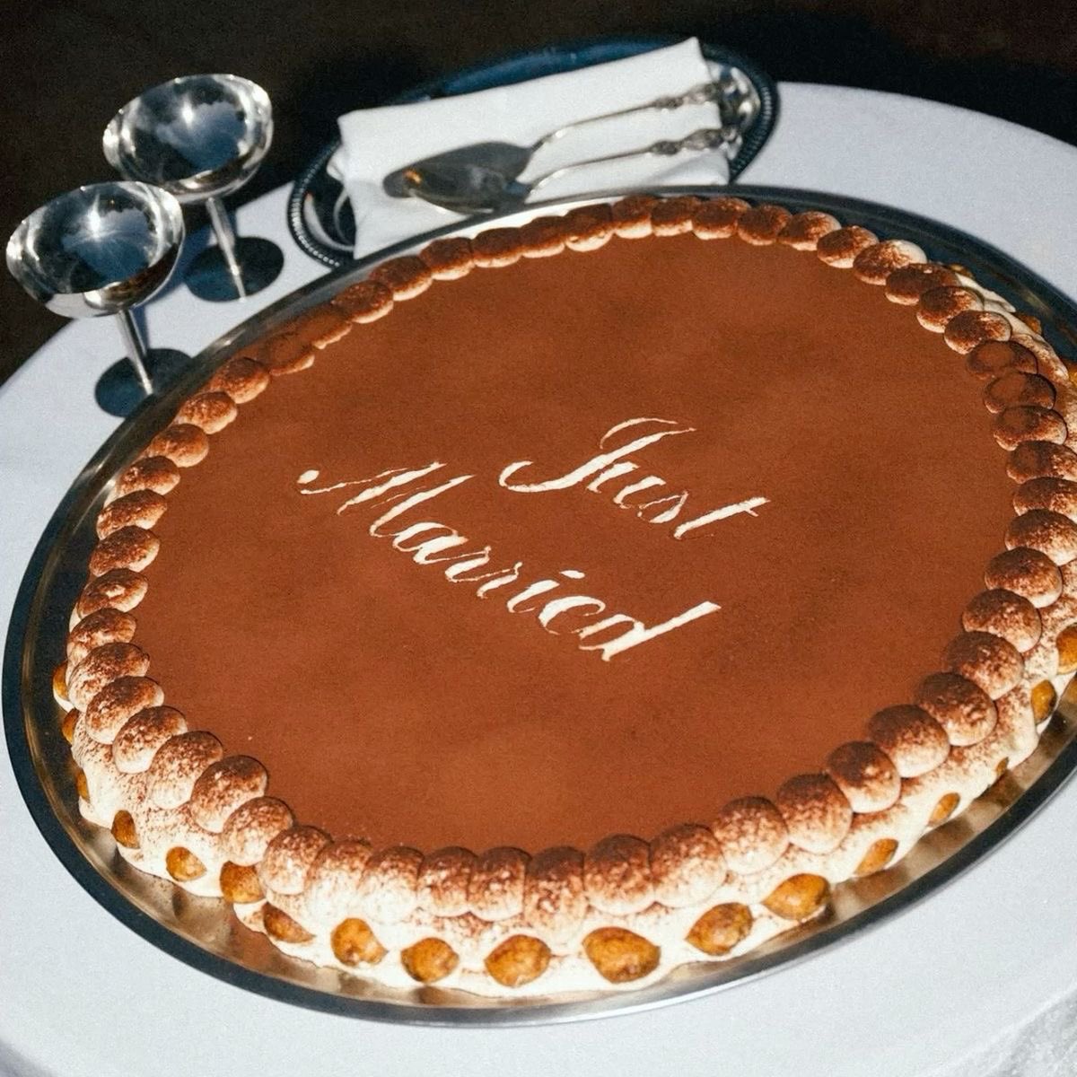 celestialbe1ng's tweet photo. I was today years old when I found out wedding tiramisu exists and now I need to get married immediately https://t.co/HHbJVqLjek