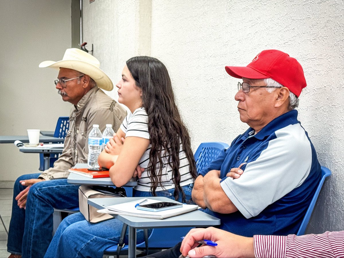 Este sábado tuve la oportunidad de impartir el curso “Quién es quién en la Administración Pública”, con el estudiantado del Diplomado en Derecho y Gestión Municipal de la Universidad de Sonora.
Gracias a la <a href="/SoyUnison/">Soy Unison</a> y a José Gámez por crear estos espacios donde reflexionamos