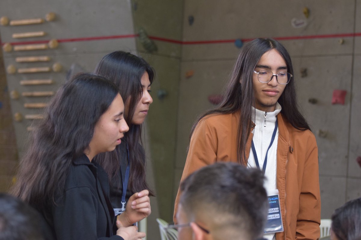 Ciberpazcolombi's tweet image. 📍Desde las 8:00 a.m., la Universidad Distrital nos abrió sus puertas para recibir a más de 250 jóvenes de diferentes regiones y diferentes localidades de #Bogotá, listos para crear soluciones digitales con impacto social.
#CiberPaz #MinTIC ✌🏼