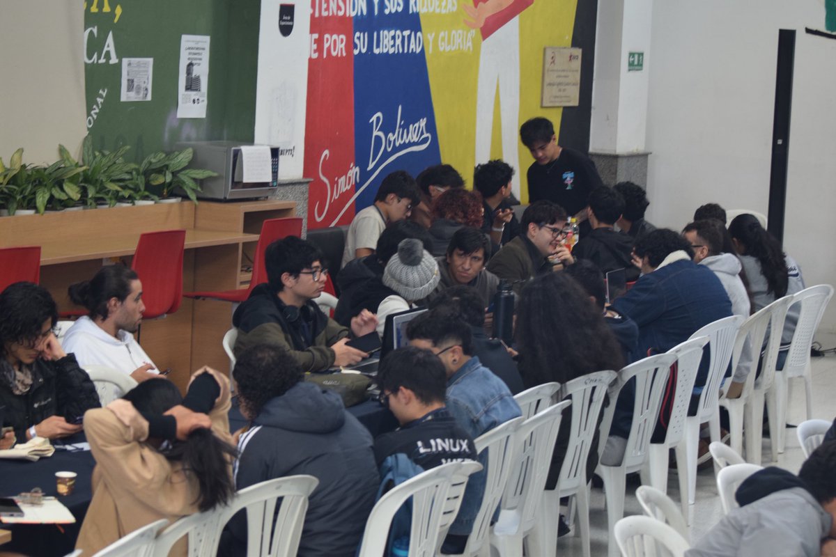 Ciberpazcolombi's tweet image. 👉🏼Durante la mañana, los equipos trabajaron en propuestas que abordaron temas como:
🚦Movilidad urbana
🌱Medio ambiente
🔒Seguridad digital
🌐Inclusión tecnológica
💬Derechos digitales
#HackatónCiberPaz