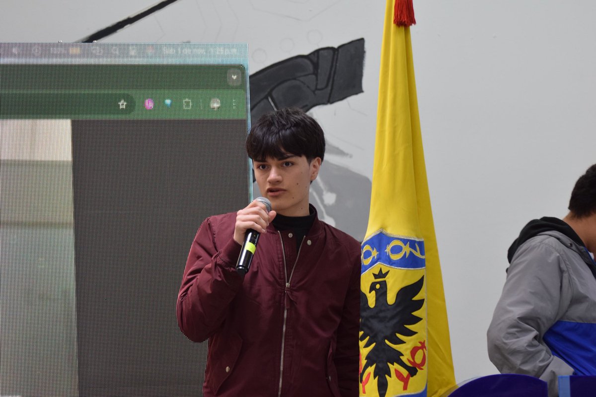 Ciberpazcolombi's tweet image. Llegó uno de los momentos más esperados del día: los pitches. 🗣️
Cada grupo tuvo entre 2 y 3 minutos para presentar su idea ante el jurado y contar por qué su solución debía ser la ganadora. 
#HackatónCiberPaz ✌🏼