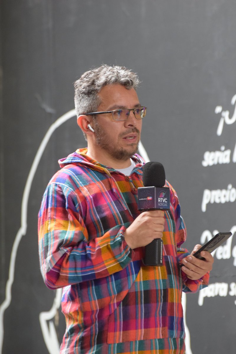 Ciberpazcolombi's tweet image. 👏Gracias a todos los participantes, mentores y aliados que hicieron posible esta jornada.✌🏼
Bogotá se suma al mapa de las ciudades que construyen paz con tecnología. 
#MinTIC #CiberPaz #HackatónCiberPaz