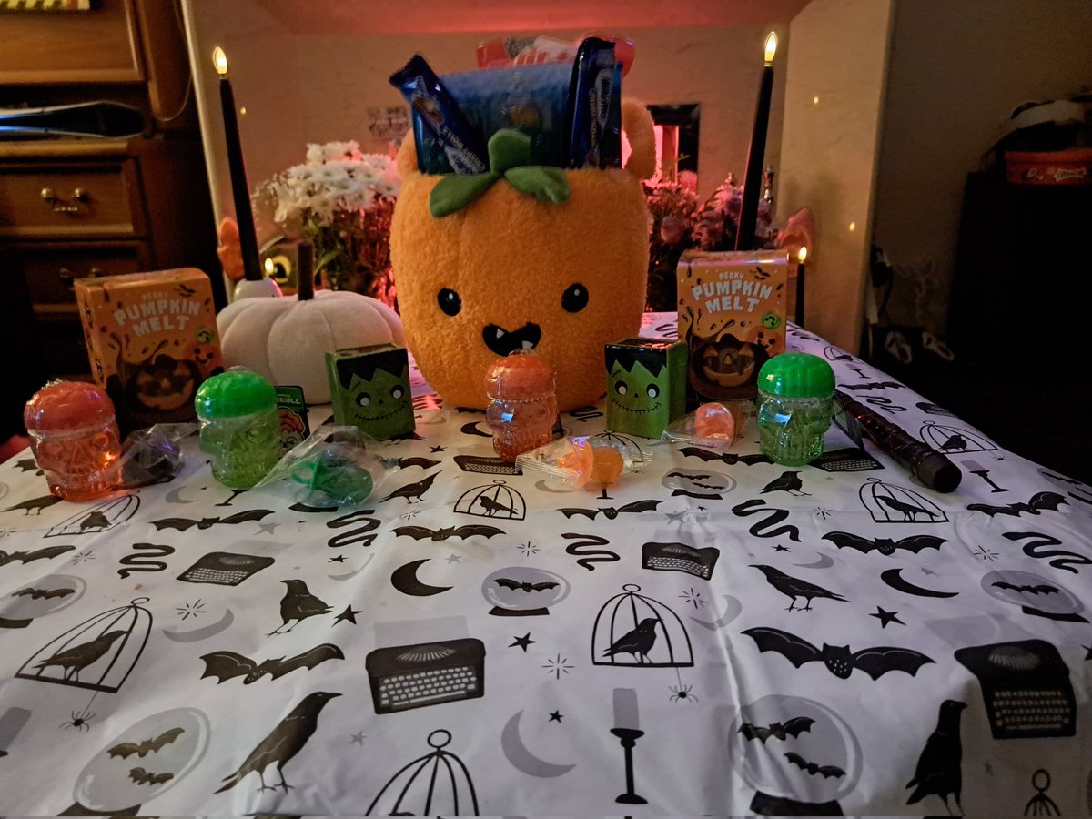 What a month such of fun packed days such as travelling to Ireland! Meeting new people, celebrating birthdays and  amazing people, and of course spooky loaded fun! #October #photos #halloween #youthwork