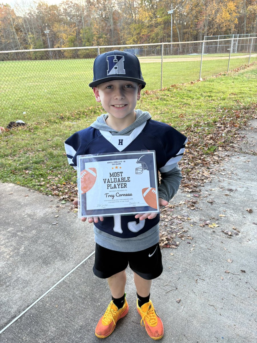 TheAgencyTMF's tweet photo. Such a proud dad right now #TeamMVP #TriggerTrey https://t.co/mqmKrc1ZPv