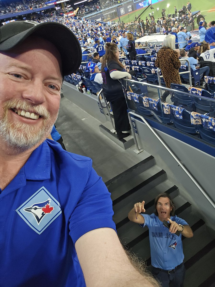 Quinzie77's tweet photo. @MrJerryOC @RebeccaRomijn @MLB @BlueJays @BarstoolBigCat @PardonMyTake @PFTCommenter Thanks for stopping on the stairs before Game 6 and telling me to take the selfie.  I think it looks great. GO JAYS!!! https://t.co/qvxHiEsse6