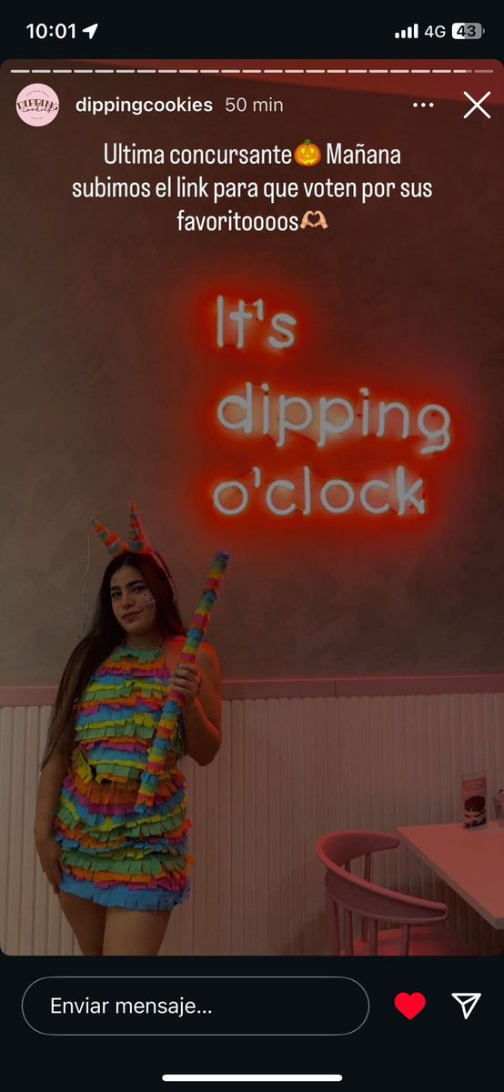 Chechy2780's tweet image. Hola, por favor entren al siguiente formulario y me ayuden con un voto para mi hija, Sol Aulestia, que participa en el concurso de disfraces de su trabajo.
Ella tiene disfraz de Piñata 🪅 😂.
 Les dejo la foto para que no haya confusiones.
Gracias!
docs.google.com/forms/d/e/1FAI…