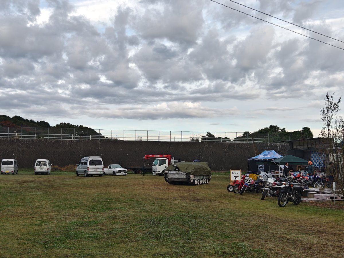 Mami_Takahata's tweet image. MLS会場とうちゃこ💕
ヨウコが潜んでた😆
ちょっと早すぎたので待機

#MLS7
#大洗サーキット