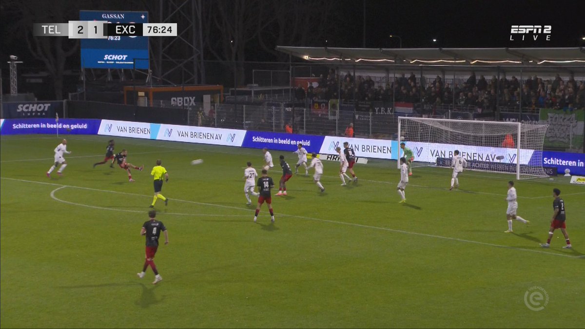 Foot_NL's tweet photo. L'ÉGALISATION DE GYAN DE REGT ! Après avoir dribblé de manière sublime, 2 défenseurs, Derensili Sanches Fernandes centre pour l'ailier gauche qui après un cpontrôle envoie un tir puissant dans les cages adverses. 2-2
#TELEXC https://t.co/BxF6AHlSdg