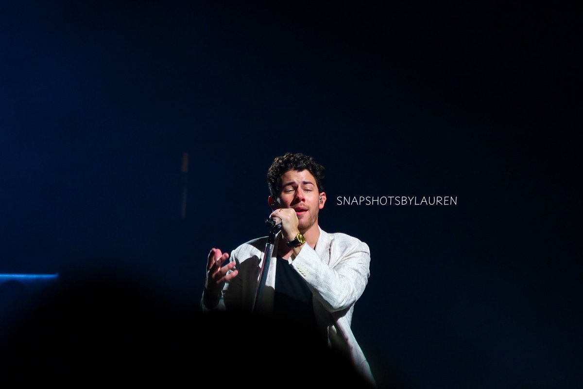 Jonas Brothers || @ Golden 1 Center 

09 • 26• 25 

#jonasbrothers #greetingsfromyourhometowntour #nickjonas #joejonas #kevinjonas #sacramento #pointandshootconcertphotography  #snapshotsbylauren #concertphotography #photographer #cannong7xmarkii #livemusicphotographer