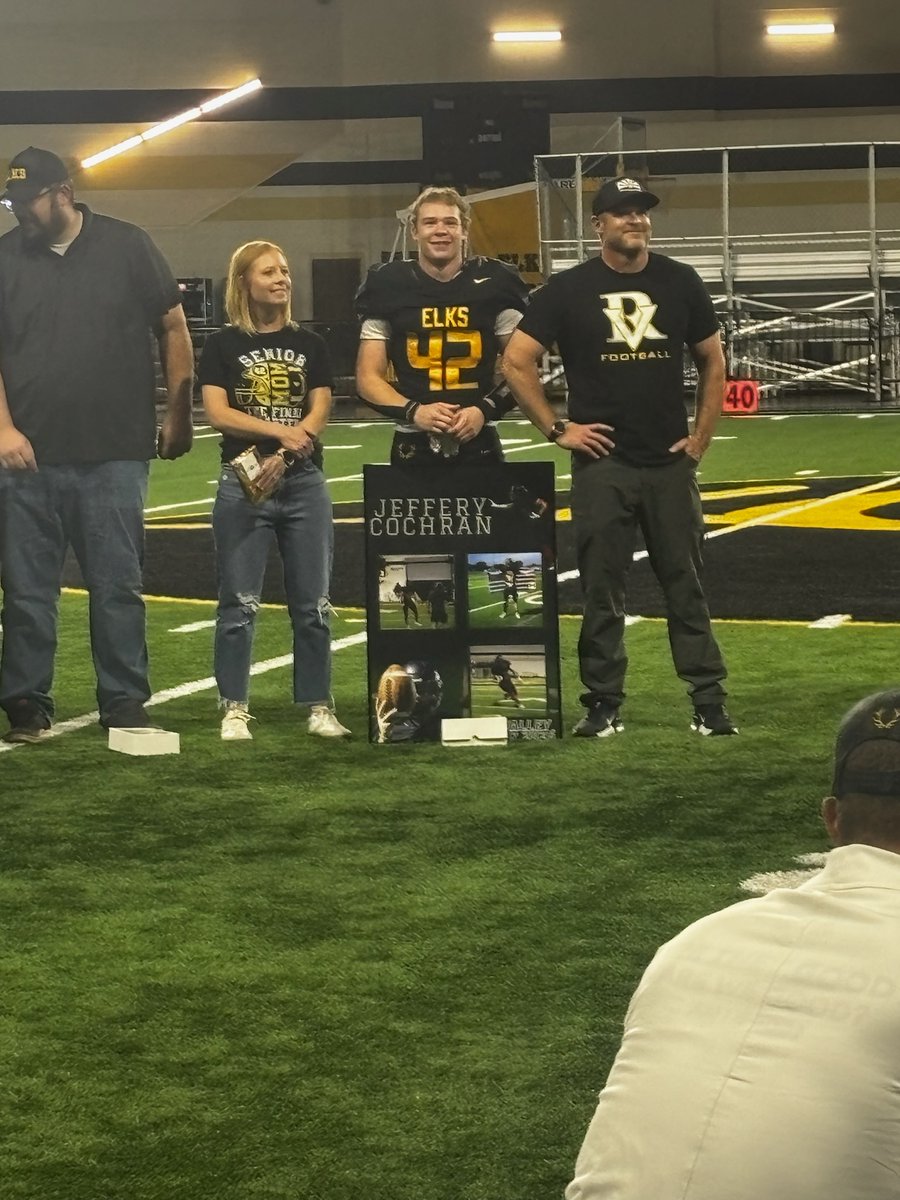 Cochran_jeffc's tweet image. Final game of our regular season and Senior Night. Ended #3 and ready to make a run for the State Title