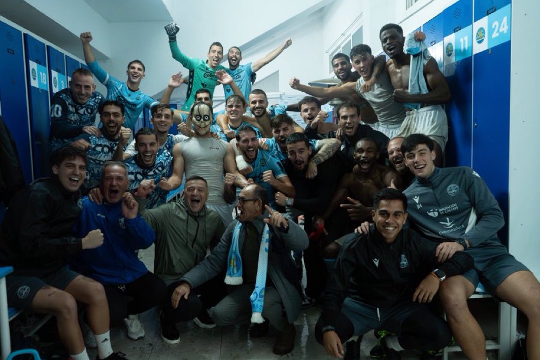 No son el presupuesto más alto pero sí que tienen una pedazo de piña formado por un gran grupo humano que también da puntos.

☝🏻 Una jornada más, el <a href="/CDCORIA/">Club Deportivo Coria</a> dormirá en la zona noble del Grupo V de Segunda Federación después de ganar hoy al Real Madrid C.