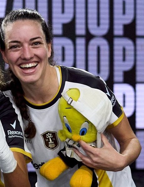 Ya no tiene que secuestrarlo para tenerlo todo el tiempo que quiera 🥹
Y lo feliz que se le ve 🥰