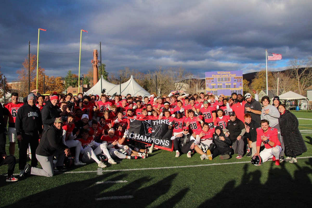 Wes_Football's tweet image. LITTLE 3 CHAMPIONS AGAIN. AGAIN. AGAIN. ANDDDDD AGAIN

#RollCards