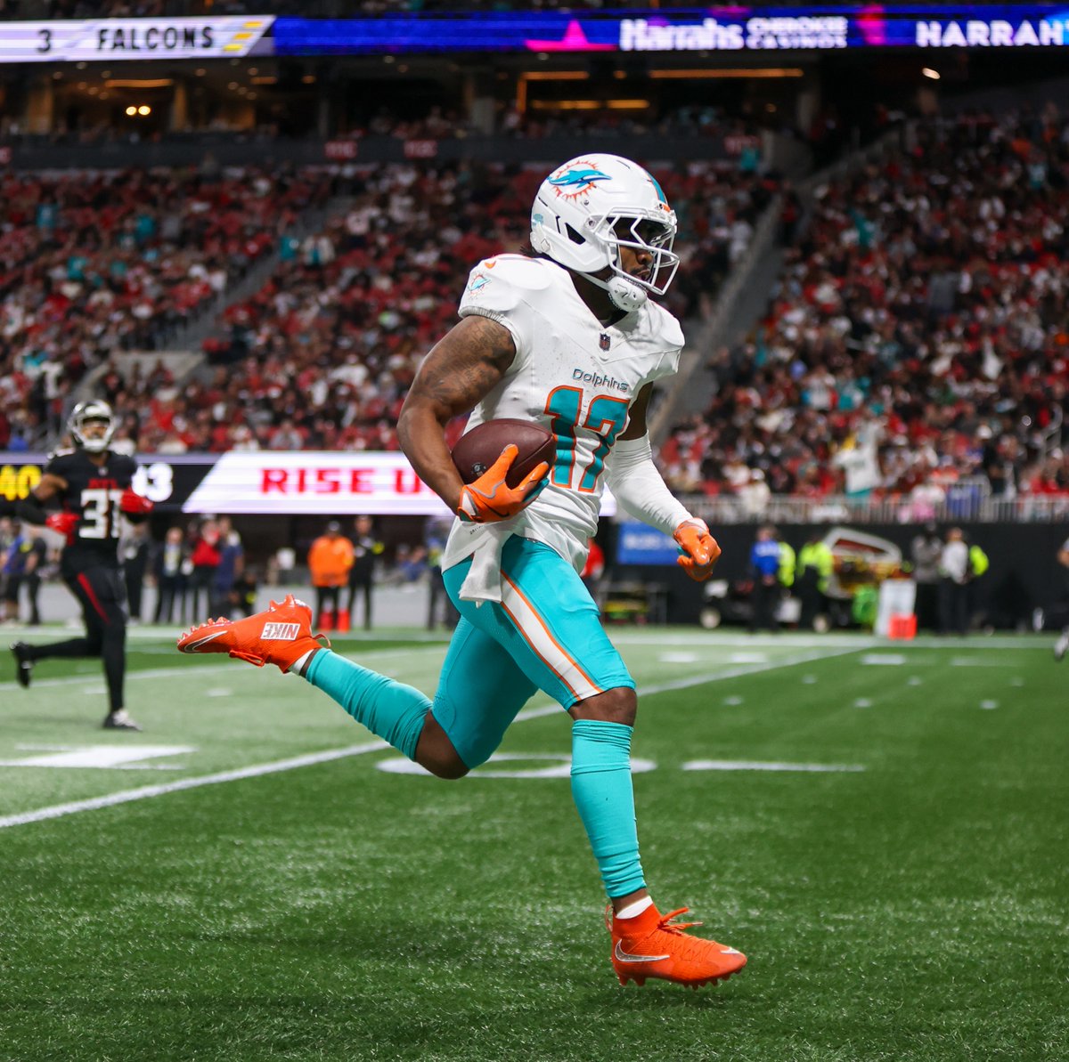 UnderdogNFL's tweet photo. Rap: Dolphins will "at least consider" trade offers for Jaylen Waddle. https://t.co/vJfTqqjXwa