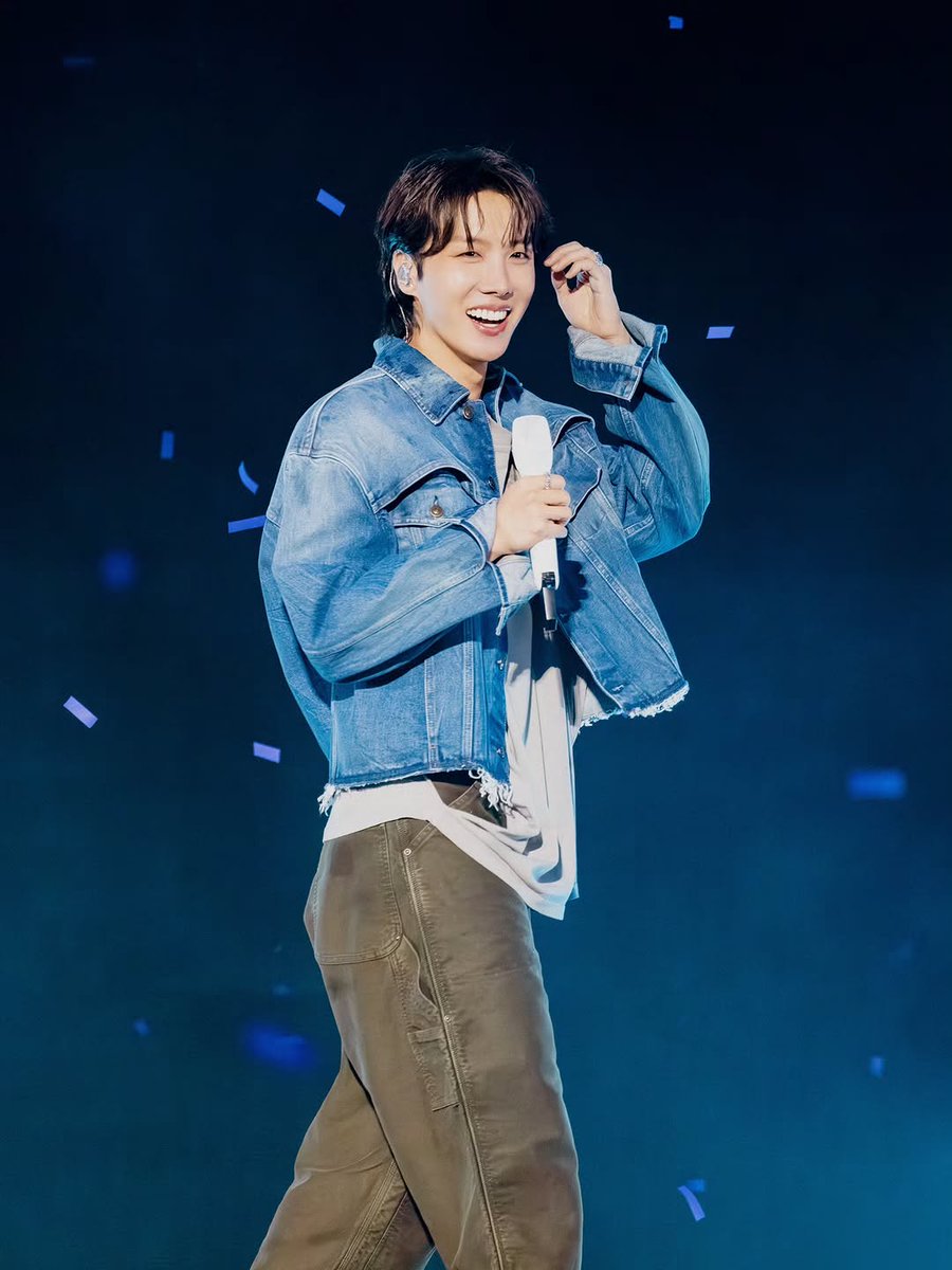 MMer_23's tweet photo. I vote #jhope for #2025MAMAVOTE https://t.co/o5m0wjFFmB