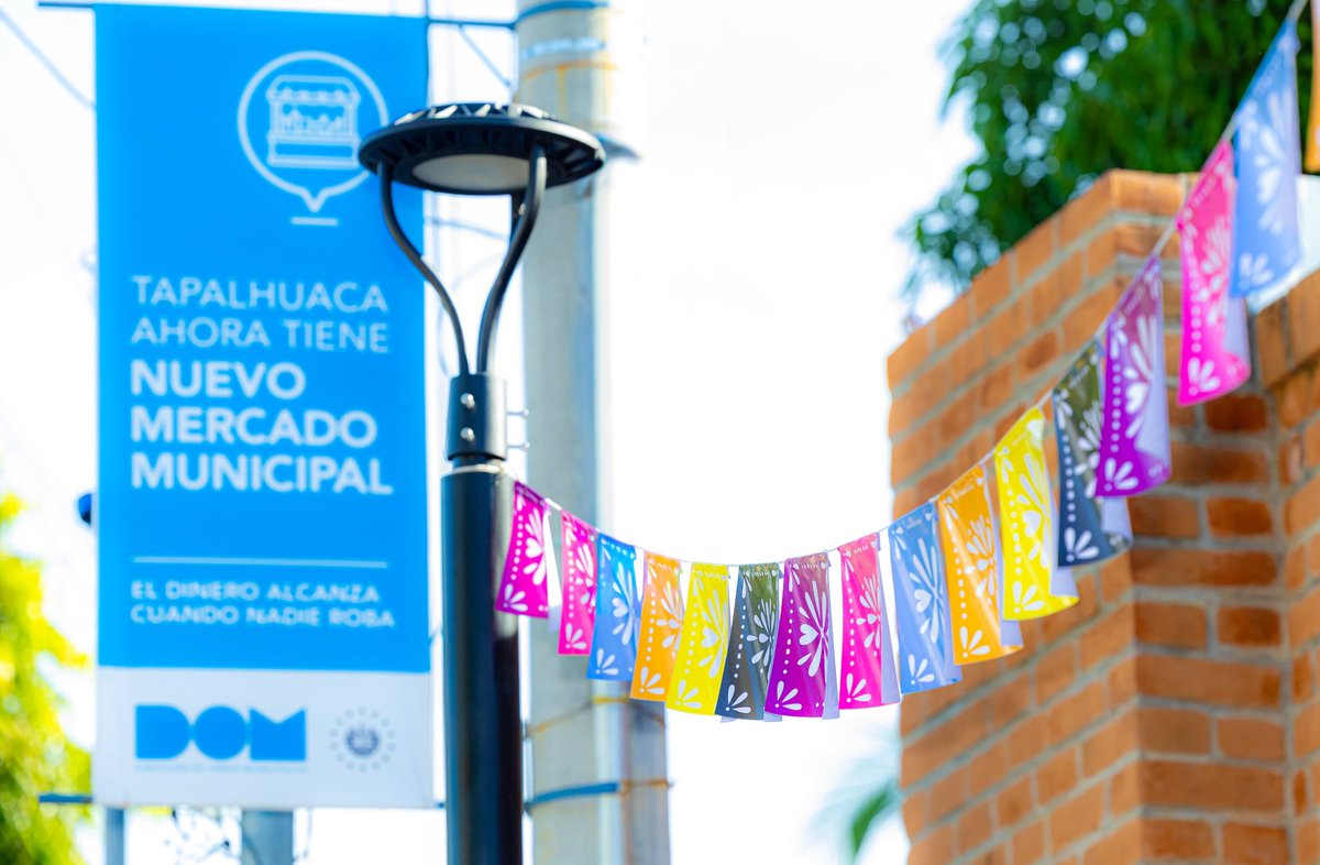 mercadosSV's tweet image. Sabías que las catrinas vienen de el término catrín, que era usado para referirse a un hombre elegante, de porte refinado y vestido con traje. 😳😳✨