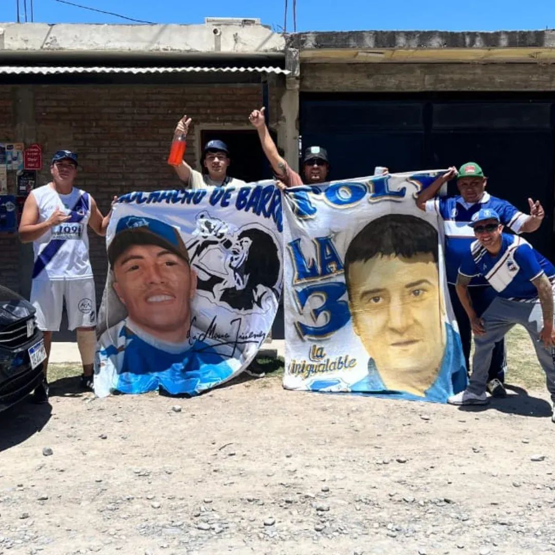 Vayas dónde vayas voy a ir, vos sos la razón de mi existir. #Chivilcoy