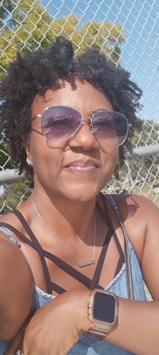 IAmEbonyHall's tweet photo. SUN KISSED in LA🌞… It’s NEW-VEMBER

#BornAndRaisedInLA #ByWayOfCompton 
#ComfortableInMyBrownSkin #Blessed #PoodasMom #SugarsMom #EnjoyingLife #NoNegativity https://t.co/xWRuvDQSUv