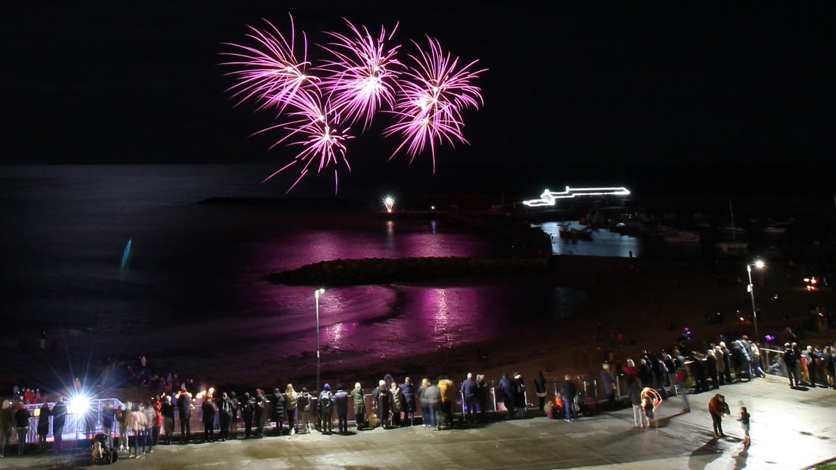 Another fantastic #LymeRegis #Fireworks Display tonight. #Dorset