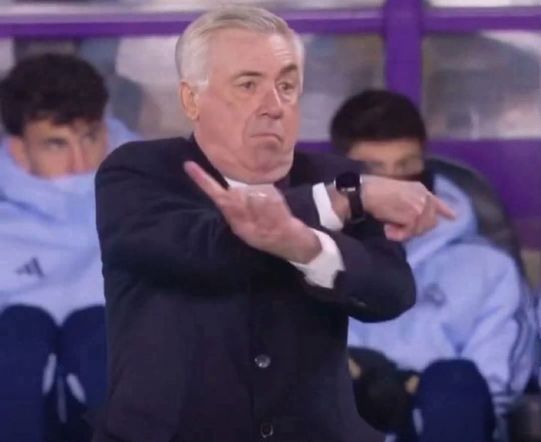 متقدمين 4 وألونسو ويقول للاعبين لا ترجعون كملوا ضغط !

ثروباك يوم كنا متعثرين وأنشيلوتي عطاهم تكتيك تقدم وراء وارجع قدام