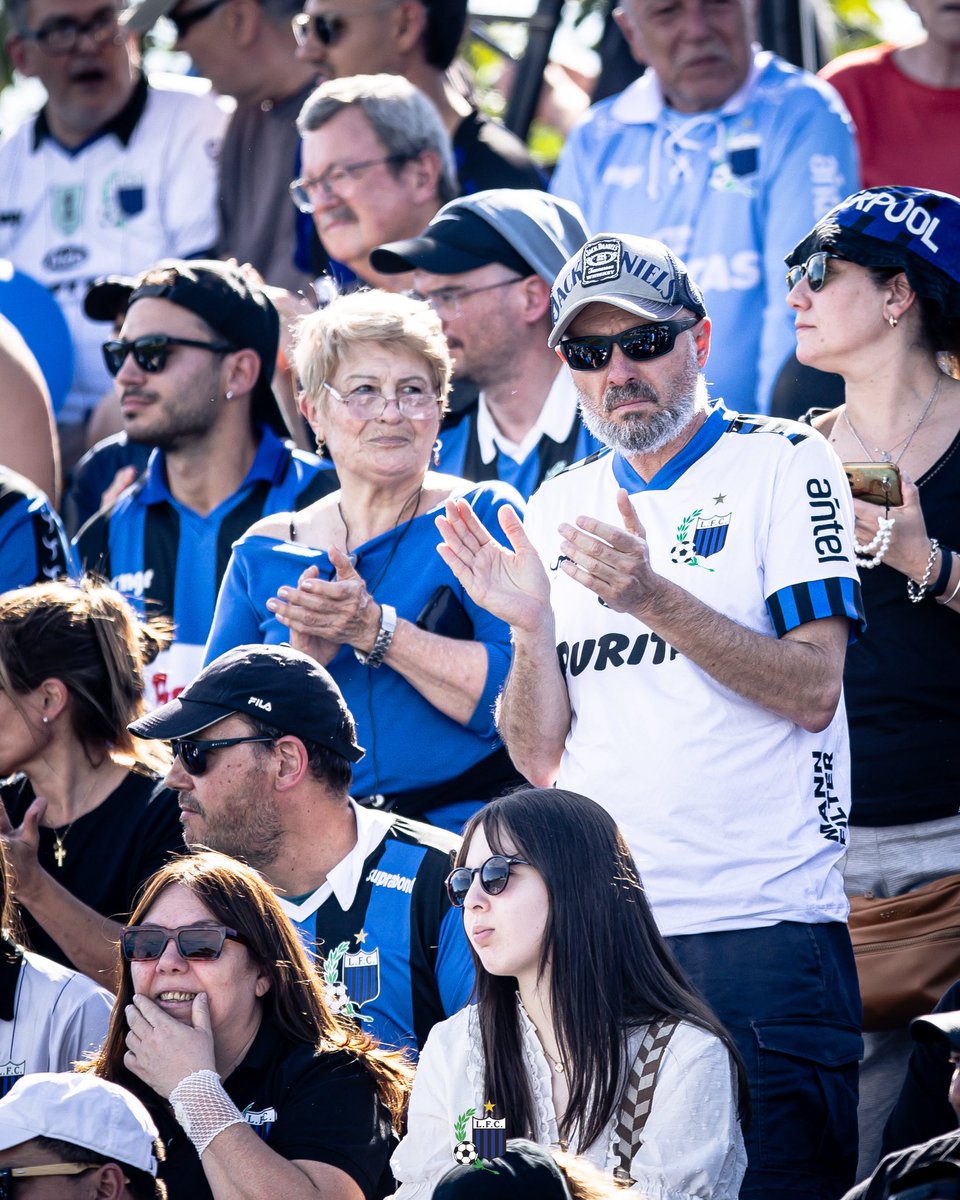 LiverpoolFC1915's tweet image. 💙 ¡Gracias por esta tarde en casa negriazules! 

👏 Una vez más demostraron que 𝒏𝒖𝒏𝒄𝒂 𝒍𝒐 𝒗𝒂𝒏 𝒂 𝒆𝒏𝒕𝒆𝒏𝒅𝒆𝒓.