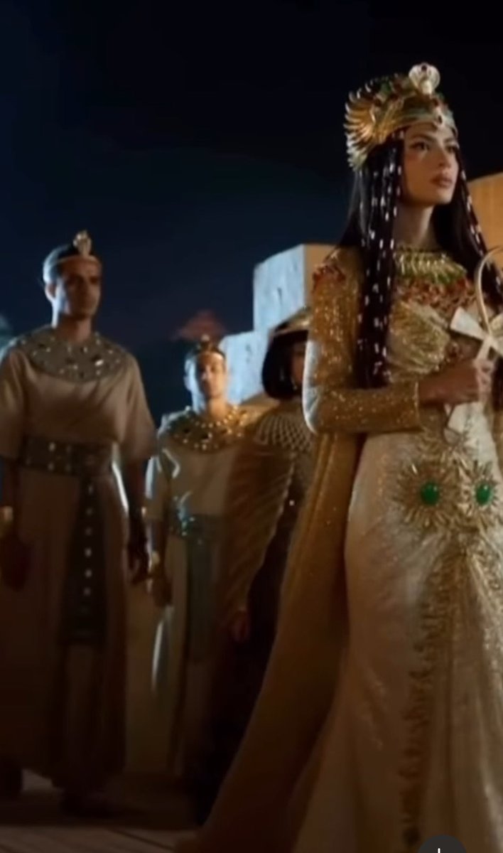 هدى مفتي شكلها زي القمر 😍
#GEM #المتحف_المصري_الكبير