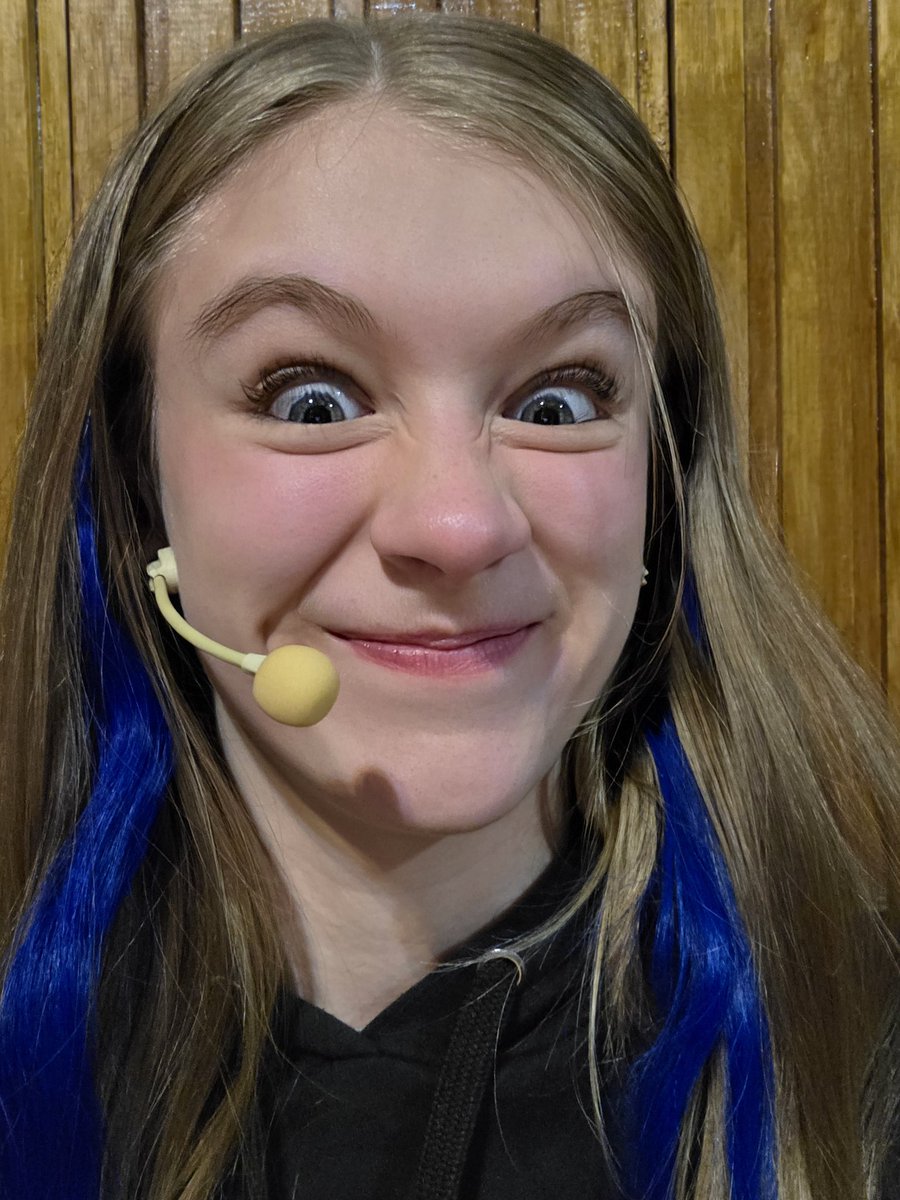 lynetteladelfa_'s tweet image. Que emocióooon :D nos vemos 19hs!! 💜