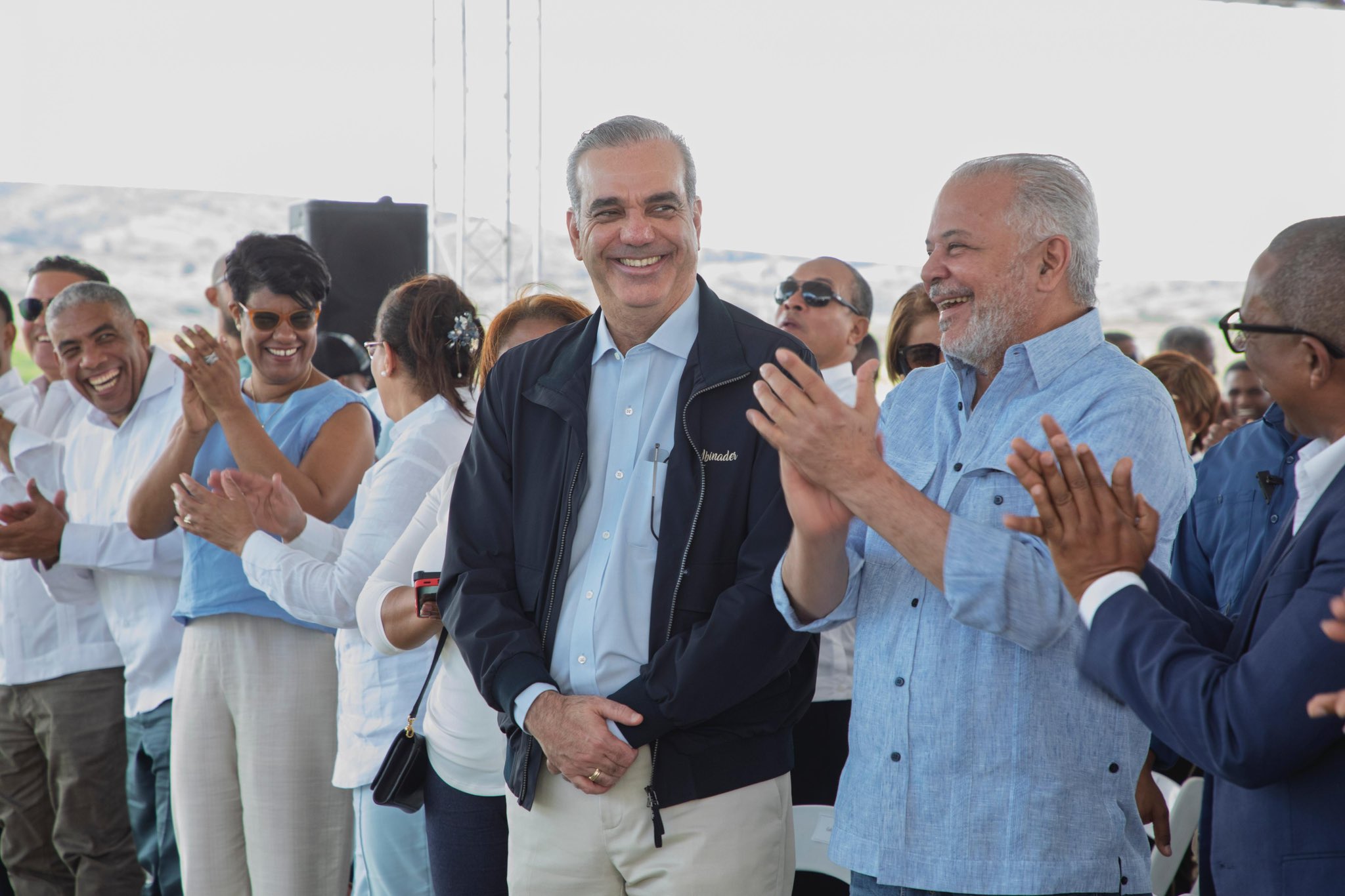 G4sAlVBXMAAz2uL?format=jpg&name=large