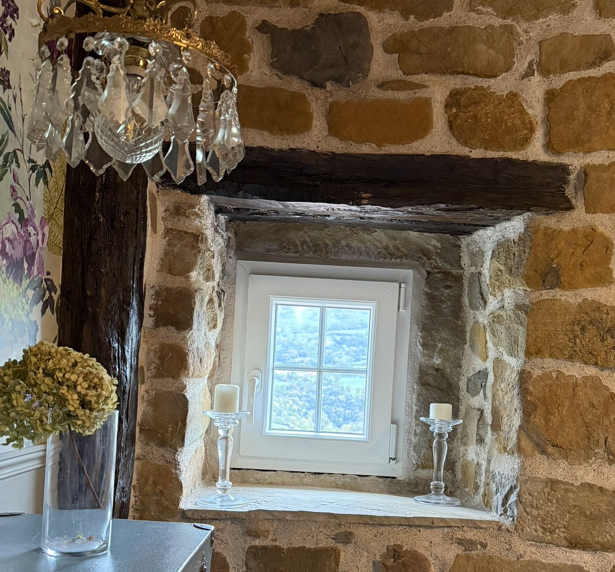 Любимое место в Кантабрии. Семейный отель Casa Guadamillas, наша испанская семья :) восстановленный дом 16 века, все сделано с такой любовью и душой! Каждый раз уезжаем со слезами. Очень рекомендую к посещению :) maps.app.goo.gl/FKxrVgLbUJKWP1…