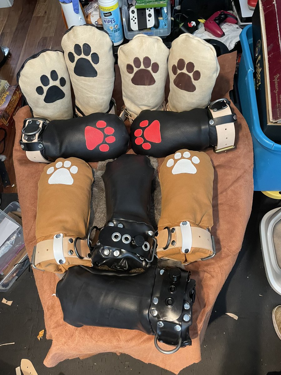 AsylumPaws's tweet photo. HELP WANTED:

Do you want a custom pair of Asylumpaws?

Do you know Wordpress well and have an eye for Wordpress design?

Do you offer fast solutions for a relatively straightforward 3-4 section redesign of an existing site?

Rubber or Leather… you tell me

DM if serious

😏 https://t.co/N6hMhIHixo