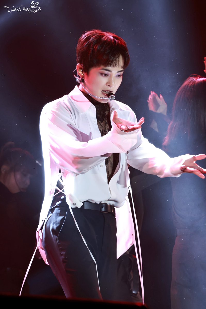 Mhs94exol's tweet image. مینسوک همه فن حریف، جذاب، خفن و با استعداده🔥

#Xiumin #EXO @weareoneEXO @XIUMIN_INB100