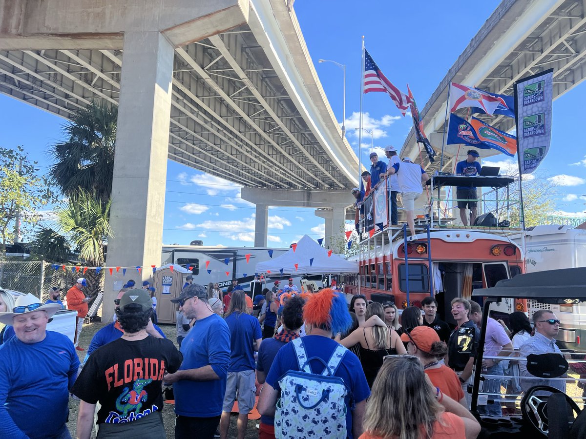 If you have some photos from the tailgate you would like to send us, please send me a DM with them! Go Gators