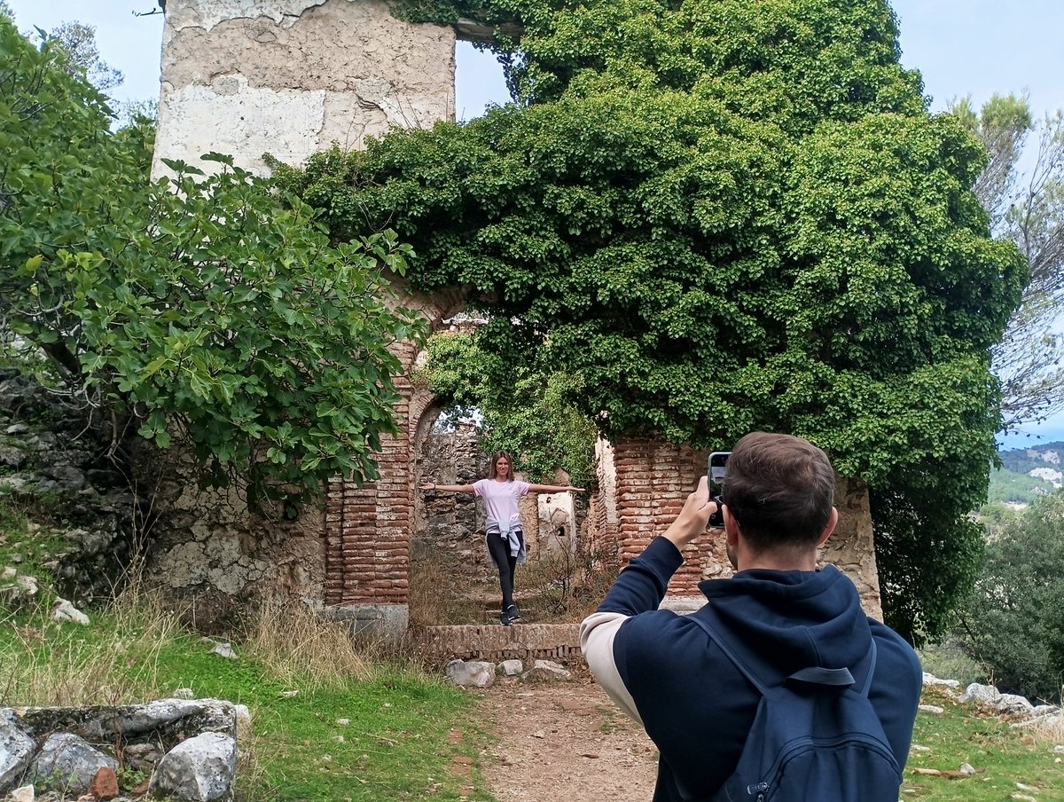 El cazador cazado.

#foto #fotorobada #retaguardia #grazalema #ermitadelcalvario #senderismo #ermitacalvario #calvario #ruina #posando