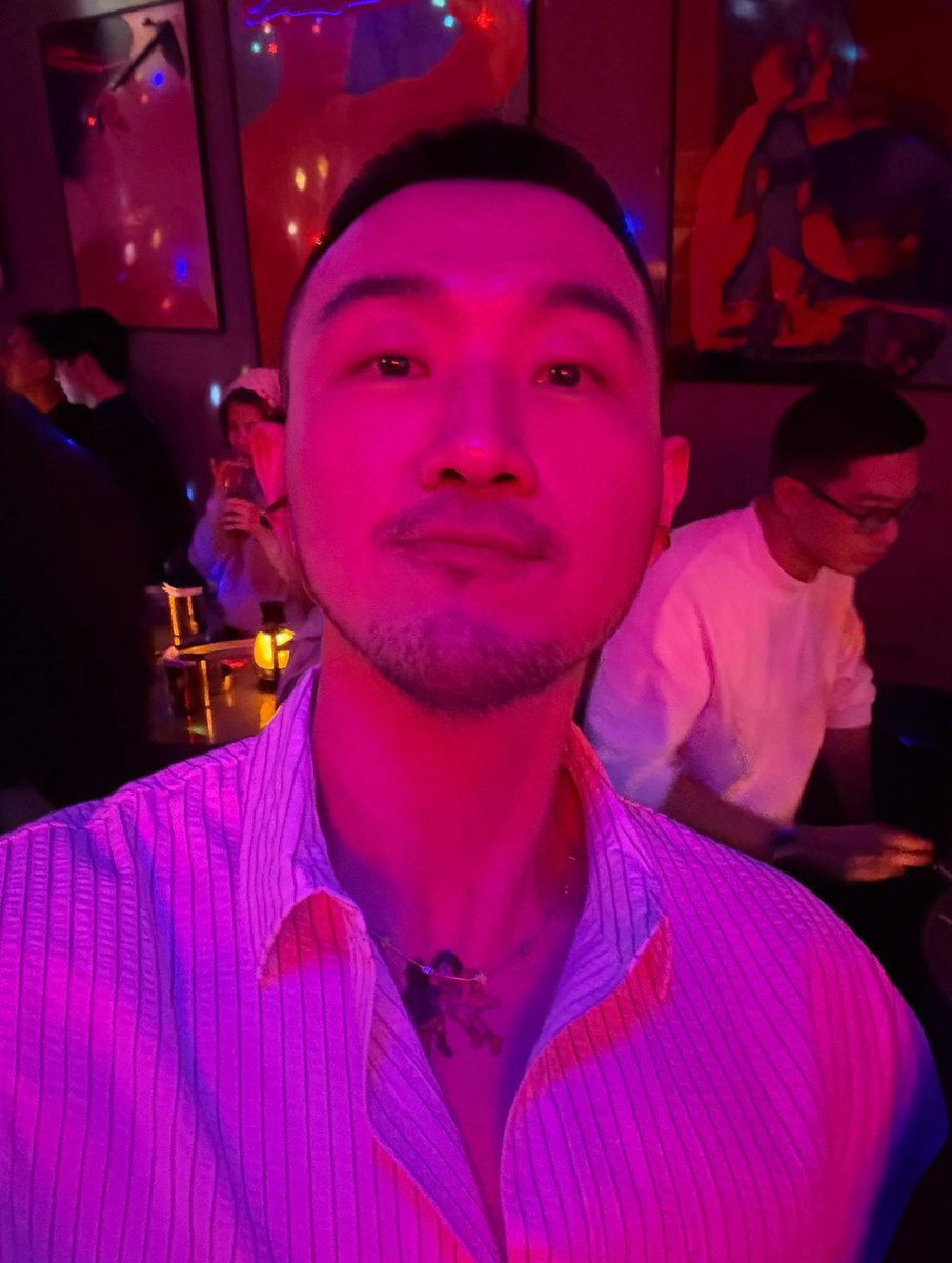 小伍的移动面包（搞笑版） tweet media